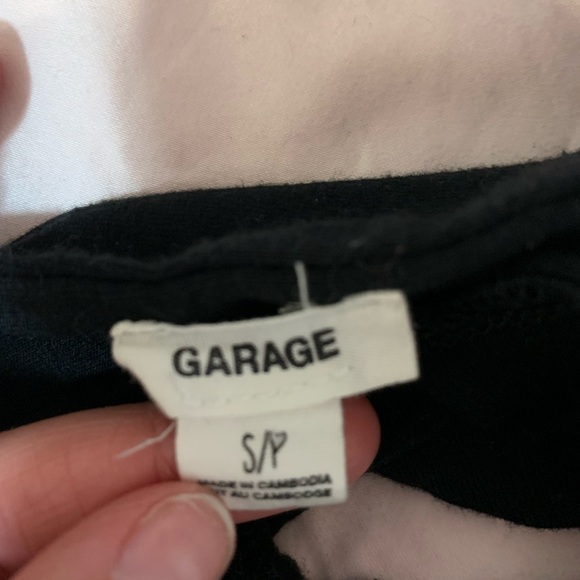 Black scoop neck garage, open back with cross size small - Picture 3 of 3